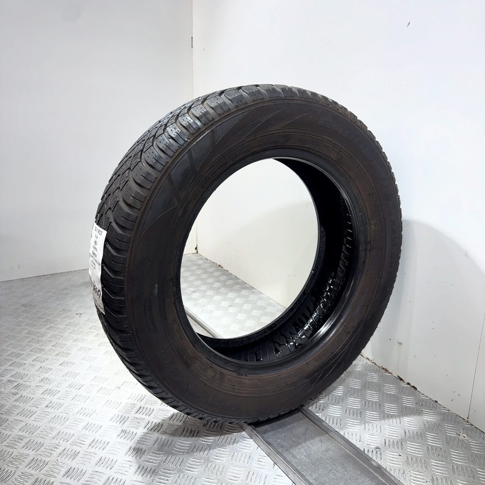 Gomma usata FALKEN Eurowinter HS01 SUV 215/65 R17 99H – foto 04 | Prima Gomme FALKEN Eurowinter HS01 SUV 215/65 R17 99H, dettaglio fotografico 4
