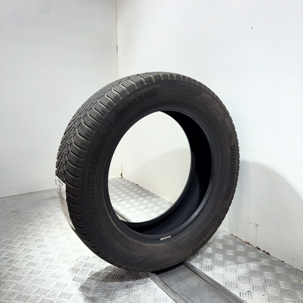 Gomma usata BRIDGESTONE Blizzak 6 215/60 R17 100V – foto 04 | Prima Gomme BRIDGESTONE Blizzak 6 215/60 R17 100V, dettaglio fotografico 4