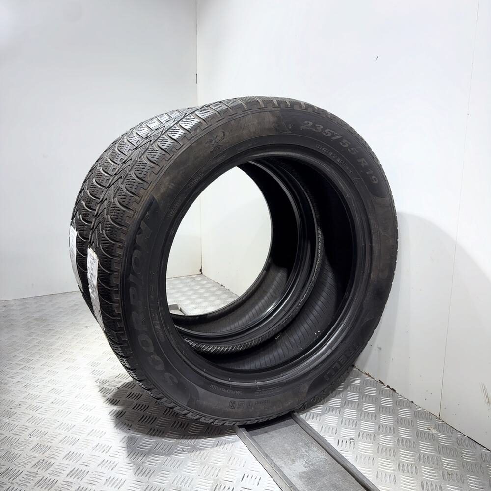Gomme usate PIRELLI Scorpion Winter 235/55 R19 105H – foto 04 | Prima Gomme PIRELLI Scorpion Winter 235/55 R19 105H, dettaglio fotografico 4