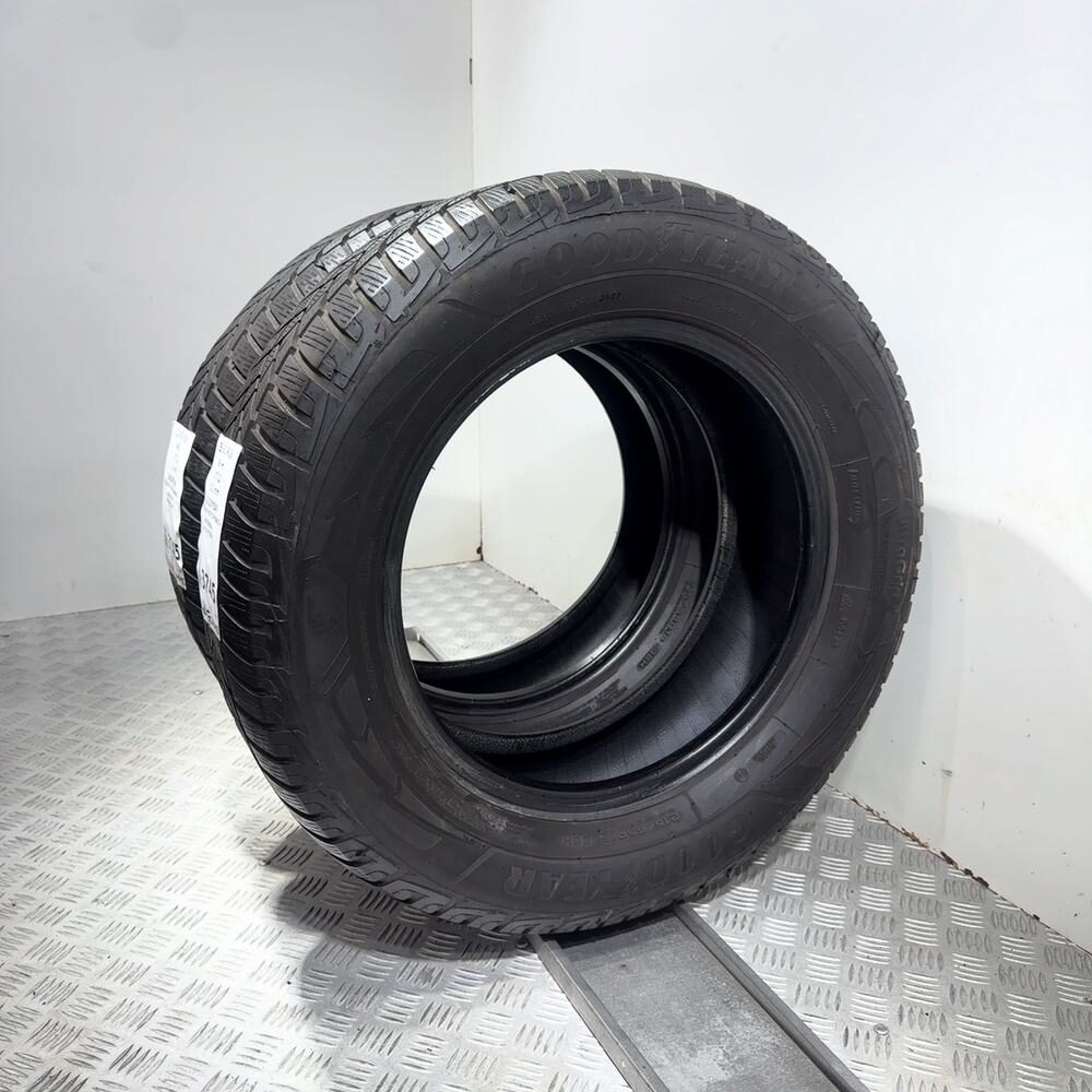 Gomme usate GOODYEAR Ultragrip Performance+ 215/65 R16 98H – foto 04 | Prima Gomme GOODYEAR Ultragrip Performance+ 215/65 R16 98H, dettaglio fotografico 4