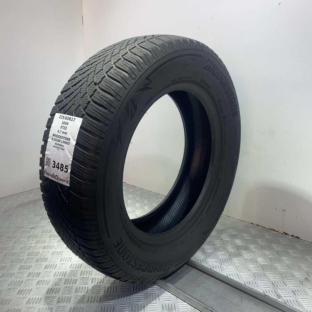 Gomma usata BRIDGESTONE Blizzak LM005 225/65 R17 102H – foto 05 | Prima Gomme BRIDGESTONE Blizzak LM005 225/65 R17 102H, dettaglio fotografico 5