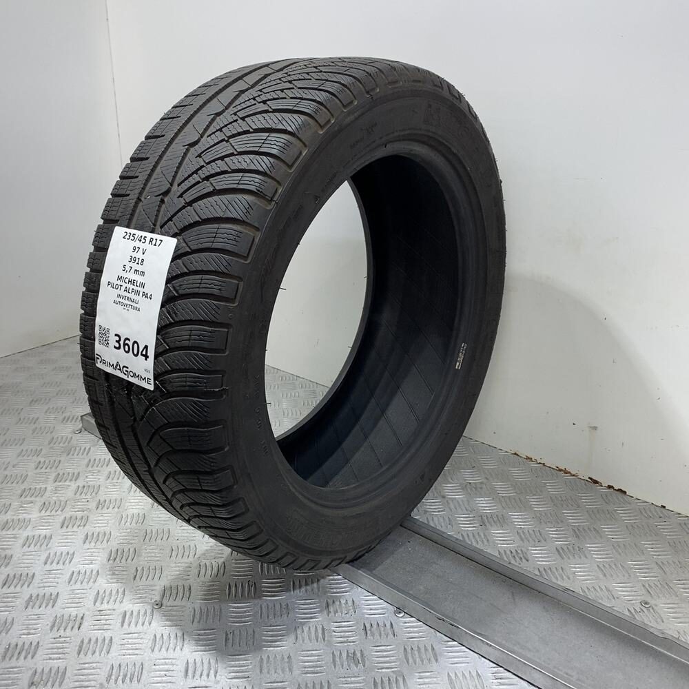 Gomma usata MICHELIN PILOT ALPIN PA4 235/45 R17 97V – foto 05 | Prima Gomme MICHELIN PILOT ALPIN PA4 235/45 R17 97V, dettaglio fotografico 5