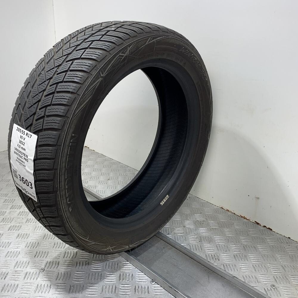 Gomma usata Vredestein Wintrac Pro 205/55 R17 95V – foto 05 | Prima Gomme Vredestein Wintrac Pro 205/55 R17 95V, dettaglio fotografico 5