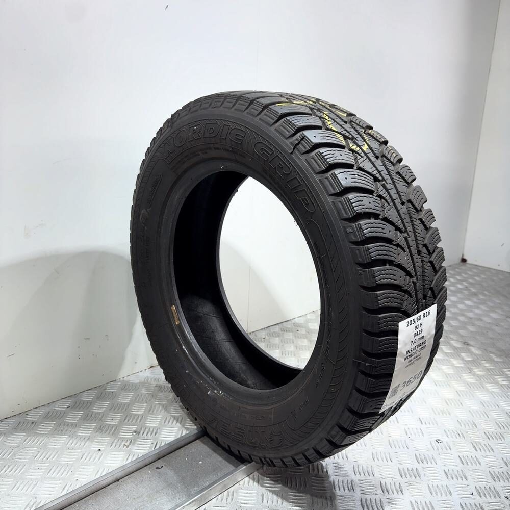 Gomma usata Insaturbo Nordic Grip 205/60 R16 92H – foto 05 | Prima Gomme Insaturbo Nordic Grip 205/60 R16 92H, dettaglio fotografico 5