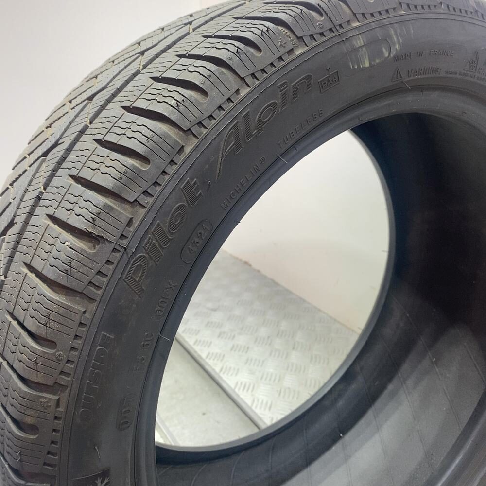 Gomma usata MICHELIN PILOT ALPIN PA4 245/40 R17 95V – foto 06 | Prima Gomme MICHELIN PILOT ALPIN PA4 245/40 R17 95V, dettaglio fotografico 6