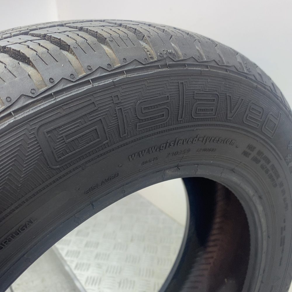 Gomma usata Gislaved Euro Frost 5 165/70 R14 81T – foto 06 | Prima Gomme Gislaved Euro Frost 5 165/70 R14 81T, dettaglio fotografico 6