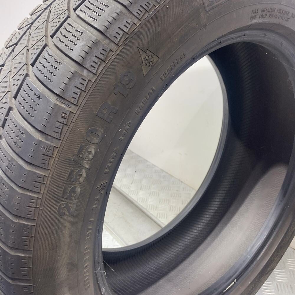 Gomma usata CONTINENTAL Contiwintercontact TS830 P 255/50 R19 107V – foto 06 | Prima Gomme CONTINENTAL Contiwintercontact TS830 P 255/50 R19 107V, dettaglio fotografico 6