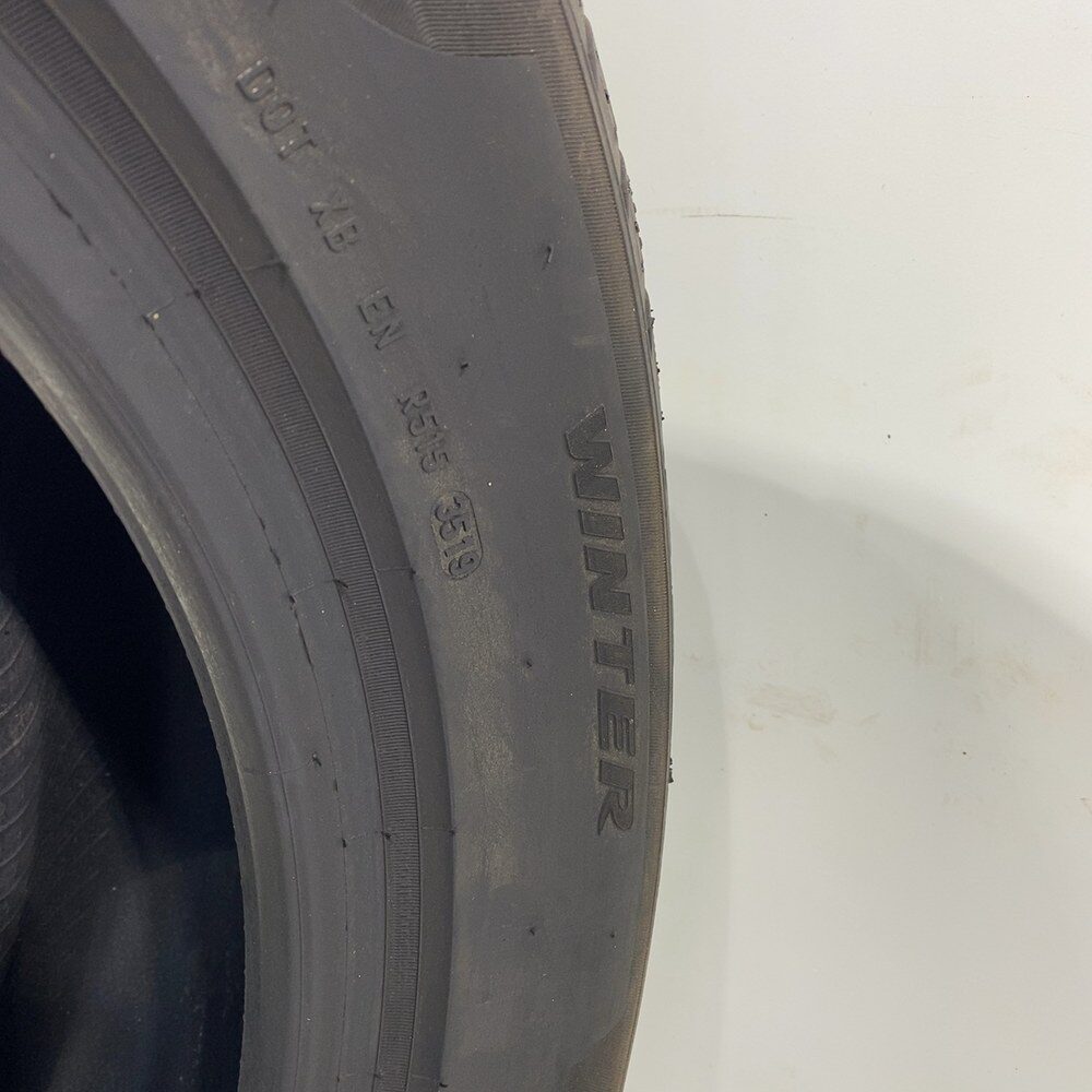 Gomma usata PIRELLI Sottozero 3 225/55 R17 101V – foto 06 | Prima Gomme PIRELLI Sottozero 3 225/55 R17 101V, dettaglio fotografico 6