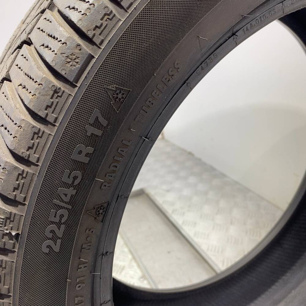 Gomma usata CONTINENTAL Contiwintercontact TS830 P 225/45 R17 91H – foto 06 | Prima Gomme CONTINENTAL Contiwintercontact TS830 P 225/45 R17 91H, dettaglio fotografico 6