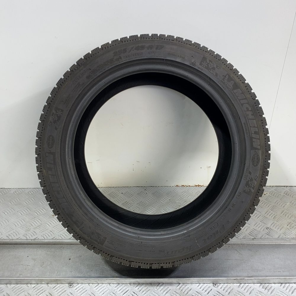 Gomma usata MICHELIN PILOT ALPIN PA4 235/45 R17 97V – foto 06 | Prima Gomme MICHELIN PILOT ALPIN PA4 235/45 R17 97V, dettaglio fotografico 6