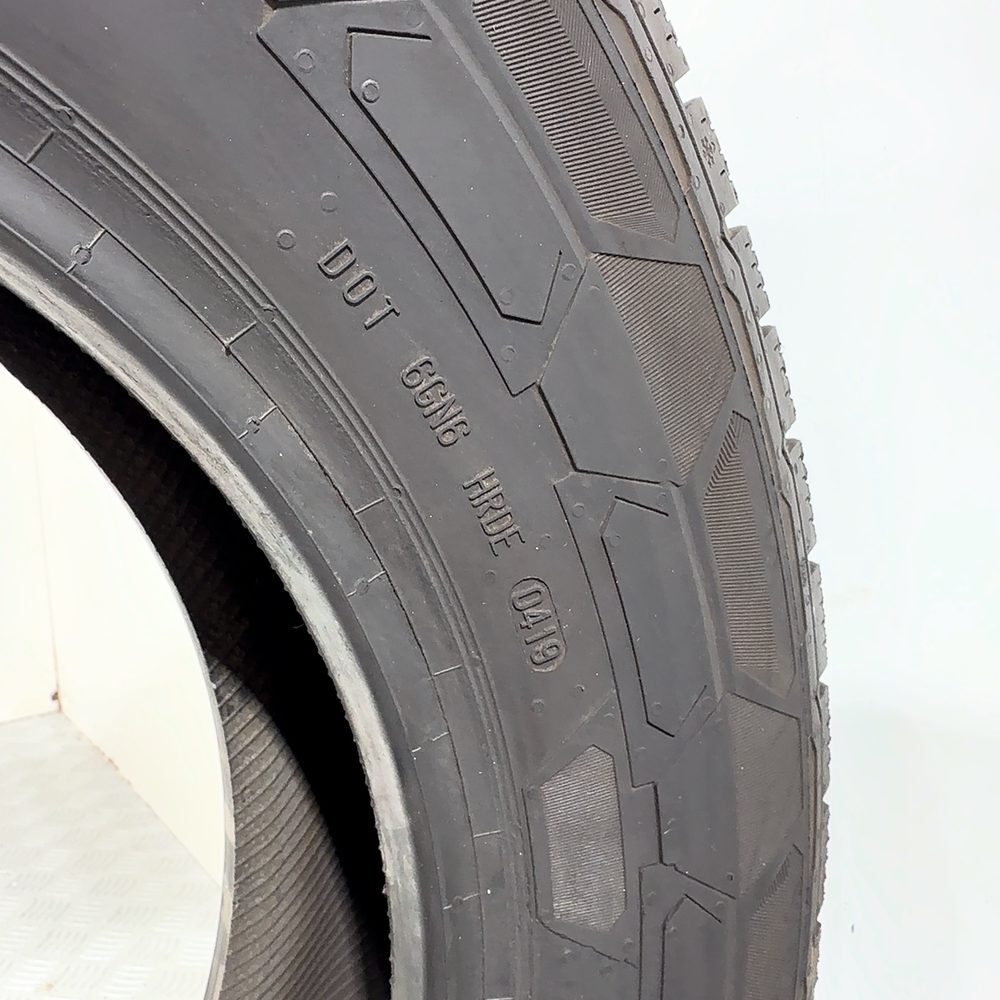 Gomma usata CONTINENTAL VanContact Winter 195/75 R16C 107/105R – foto 06 | Prima Gomme CONTINENTAL VanContact Winter 195/75 R16C 107/105R, dettaglio fotografico 6