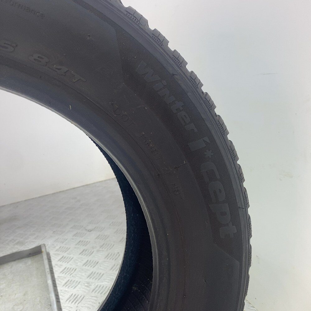 Gomma usata HANKOOK Winter I*Cept RS3 185/60 R15 84T – foto 07 | Prima Gomme HANKOOK Winter I*Cept RS3 185/60 R15 84T, dettaglio fotografico 7
