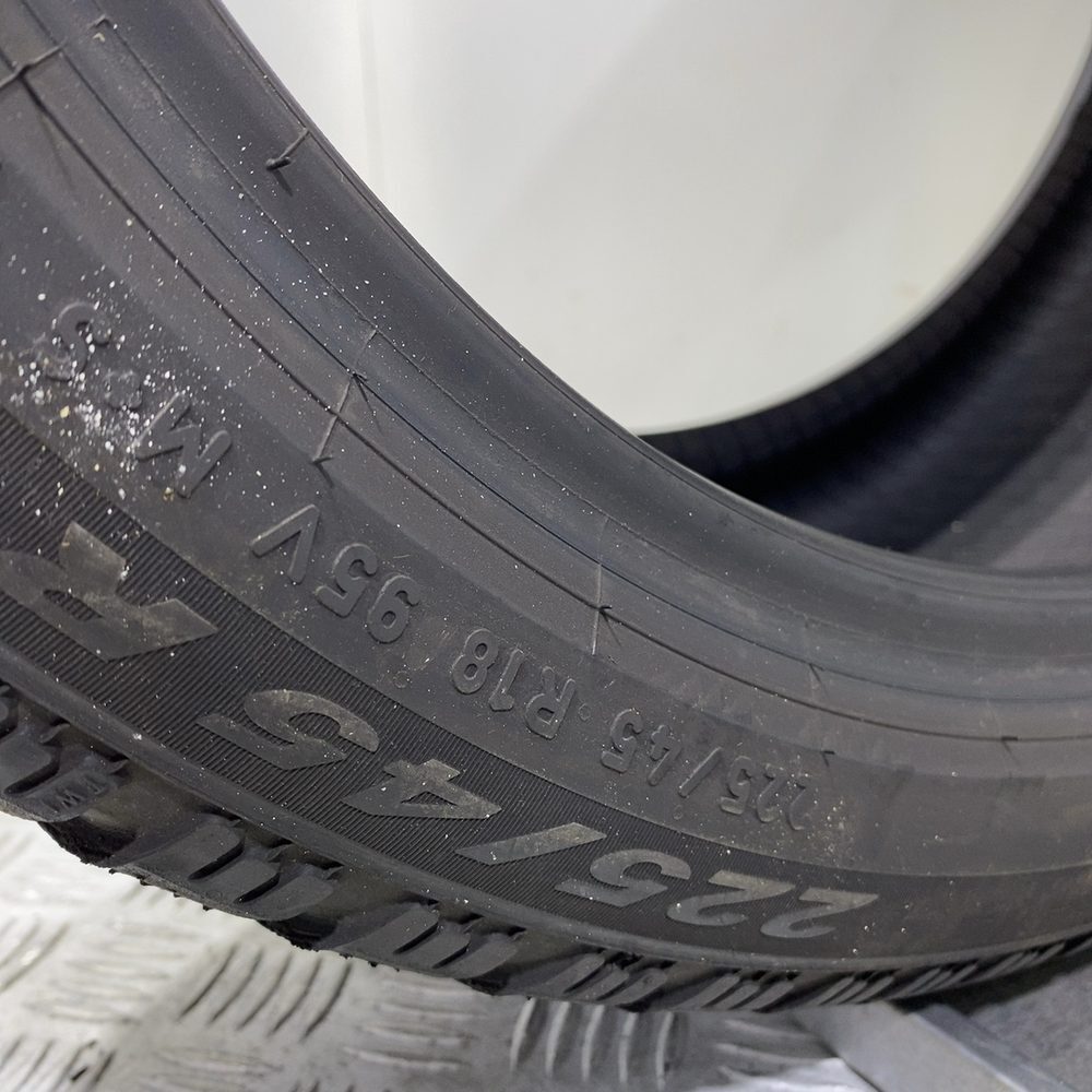 Gomma usata PIRELLI Cinturato Winter 2 225/45 R18 95V – foto 07 | Prima Gomme PIRELLI Cinturato Winter 2 225/45 R18 95V, dettaglio fotografico 7