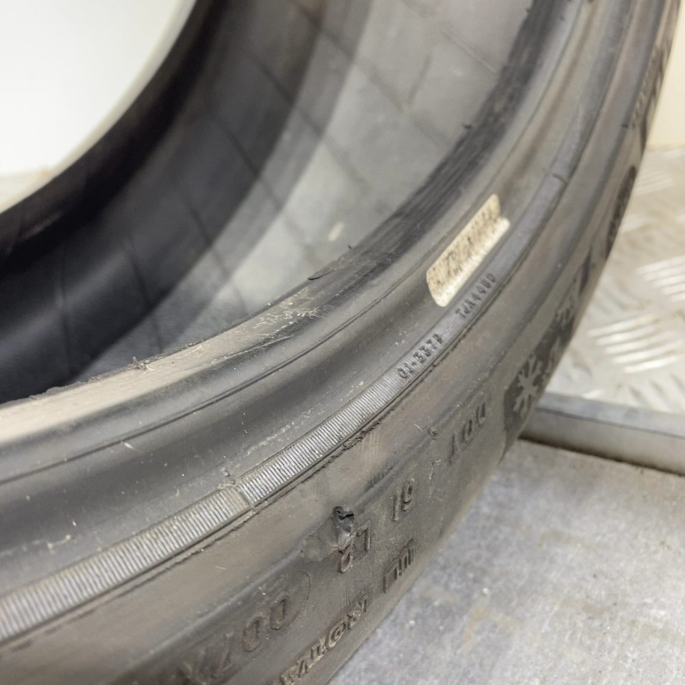Gomma usata MICHELIN PILOT ALPIN PA4 255/40 R20 101W: fino a 270 km/h – foto 07 | Prima Gomme MICHELIN PILOT ALPIN PA4 255/40 R20 101W: fino a 270 km/h, dettaglio fotografico 7
