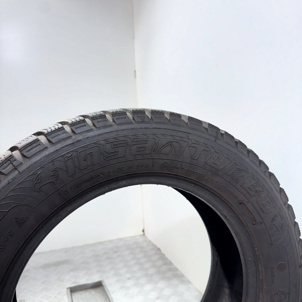 Gomma usata Insaturbo Nordic Grip 205/60 R16 92H – foto 07 | Prima Gomme Insaturbo Nordic Grip 205/60 R16 92H, dettaglio fotografico 7
