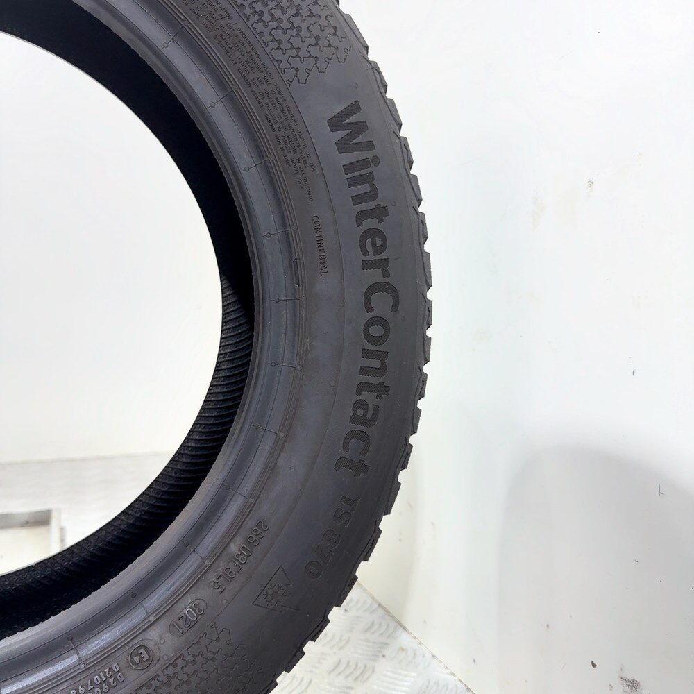 Gomma usata CONTINENTAL Wintercontact TS 870 185/65 R15 92T – foto 07 | Prima Gomme CONTINENTAL Wintercontact TS 870 185/65 R15 92T, dettaglio fotografico 7