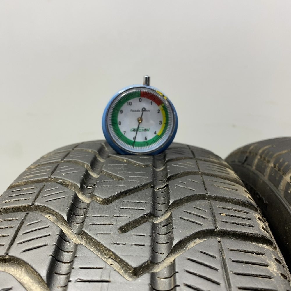 Gomme Usate 175 65 R15 88H Pirelli Snowcontrol Serie 3 Winter 210 86% Invernali | Gomme Usate | PrimaGomme.it PIRELLI Snowcontrol Serie 3 Winter 210 175/65 R15 88H, dettaglio fotografico 2