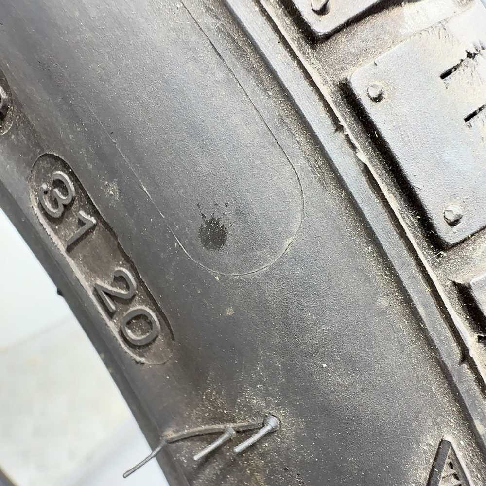 Gomma usata Superia Bluewin Uhp 195/55 R16 87H – foto 08 | Prima Gomme Superia Bluewin Uhp 195/55 R16 87H, dettaglio fotografico 8