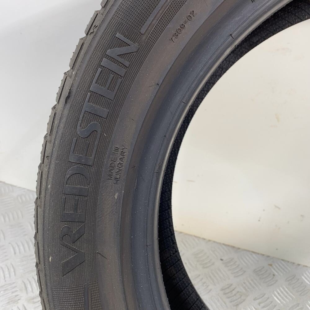 Gomma usata Vredestein Wintrac Pro 205/55 R17 95V – foto 08 | Prima Gomme Vredestein Wintrac Pro 205/55 R17 95V, dettaglio fotografico 8