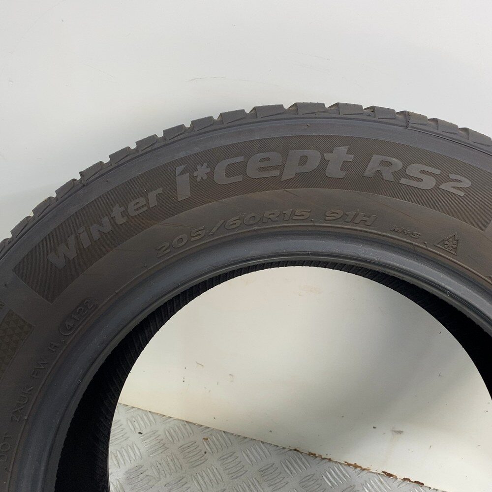 Gomma usata HANKOOK Winter I*Cept RS2 205/60 R15 91H – foto 08 | Prima Gomme HANKOOK Winter I*Cept RS2 205/60 R15 91H, dettaglio fotografico 8
