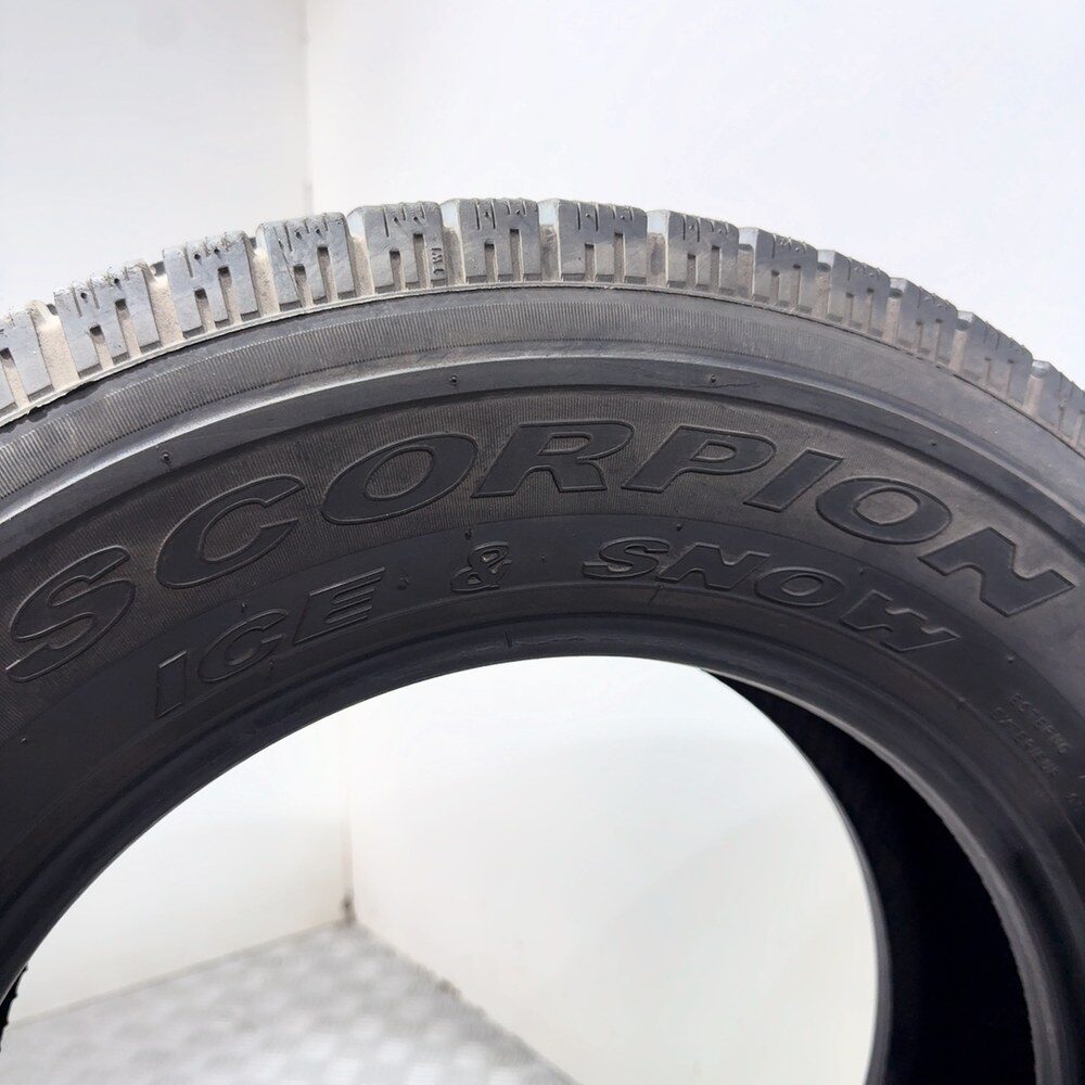 Gomme usate PIRELLI Scorpion Ice & Snow 215/70 R16 100T – foto 08 | Prima Gomme PIRELLI Scorpion Ice & Snow 215/70 R16 100T, dettaglio fotografico 8