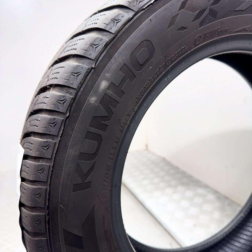 Gomma usata Kumho Wintercraft WP52 195/65 R15 95T – foto 08 | Prima Gomme Kumho Wintercraft WP52 195/65 R15 95T, dettaglio fotografico 8