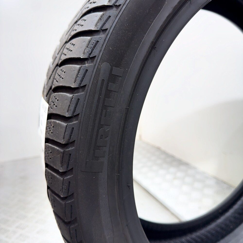Gomma usata PIRELLI Winter Sottozero 3 245/40 R19 94V – foto 08 | Prima Gomme PIRELLI Winter Sottozero 3 245/40 R19 94V, dettaglio fotografico 8