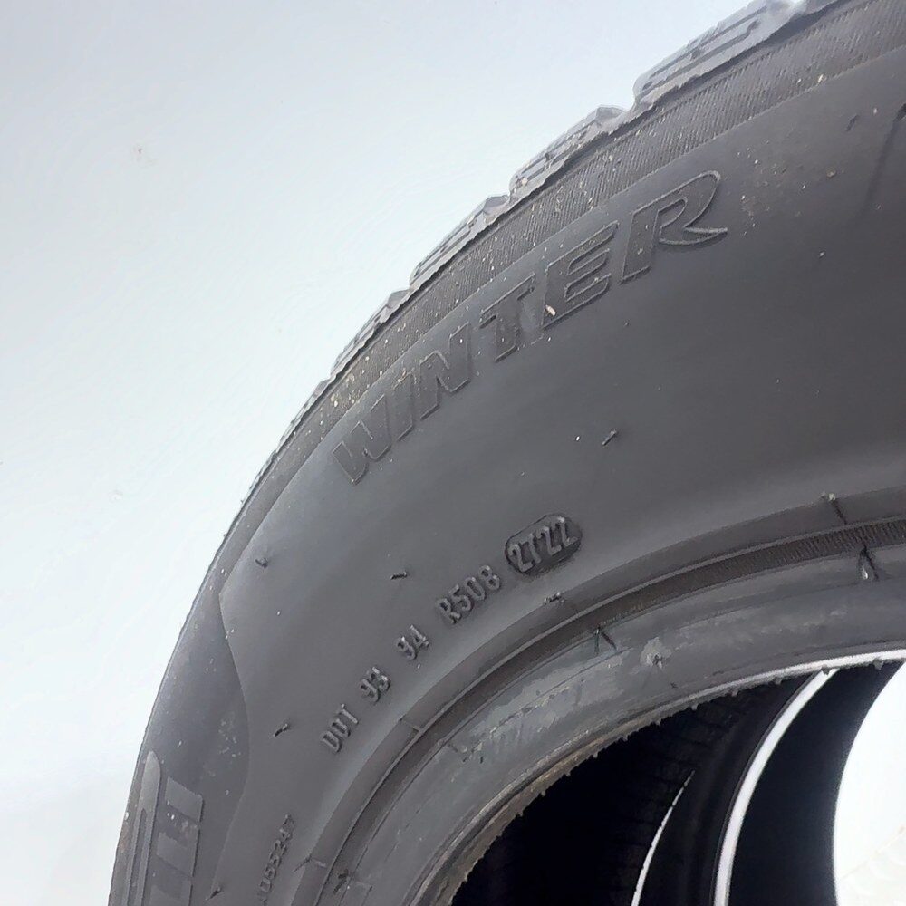Gomme usate PIRELLI Sottozero 3 215/60 R16 99H – foto 08 | Prima Gomme PIRELLI Sottozero 3 215/60 R16 99H, dettaglio fotografico 8