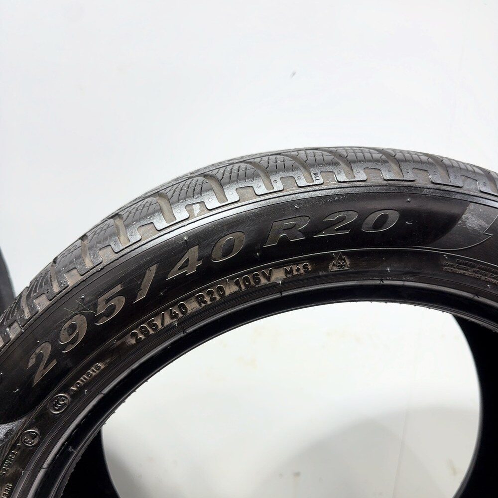 Gomme usate PIRELLI Scorpion Winter 295/40 R20 106V – foto 08 | Prima Gomme PIRELLI Scorpion Winter 295/40 R20 106V, dettaglio fotografico 8