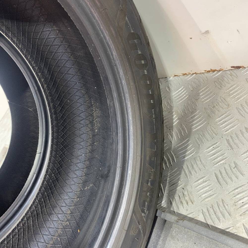 Gomme Usate 255 40 R18 95Y Good Year Eagle F1 Asymmetric 3 RunFlat Estive | Gomme Usate | PrimaGomme.it GOOD YEAR EAGLE F1 ASYMMETRIC 3 255/40 R18 95Y: fino a 300 km/h, dettaglio fotografico 9