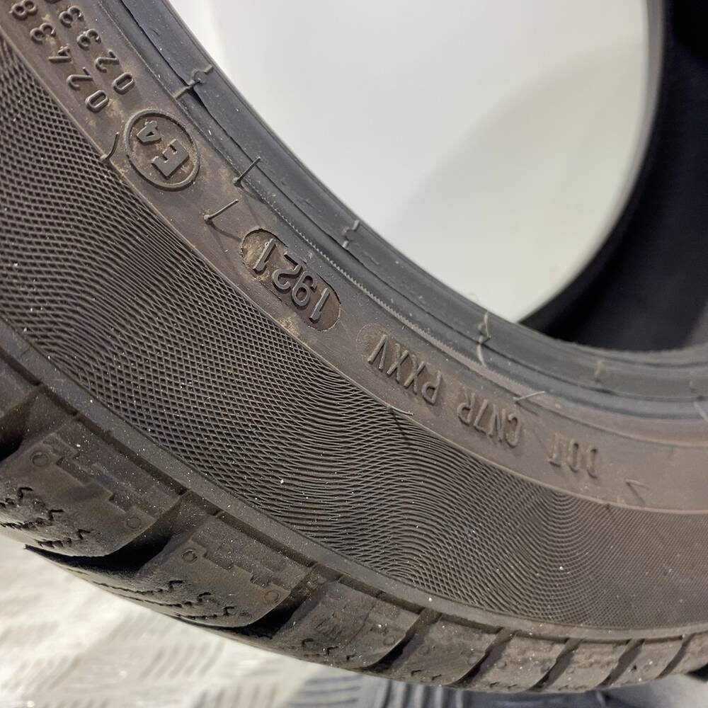 Gomma usata CONTINENTAL Contiwintercontact TS830 P 225/45 R17 91H – foto 09 | Prima Gomme CONTINENTAL Contiwintercontact TS830 P 225/45 R17 91H, dettaglio fotografico 9