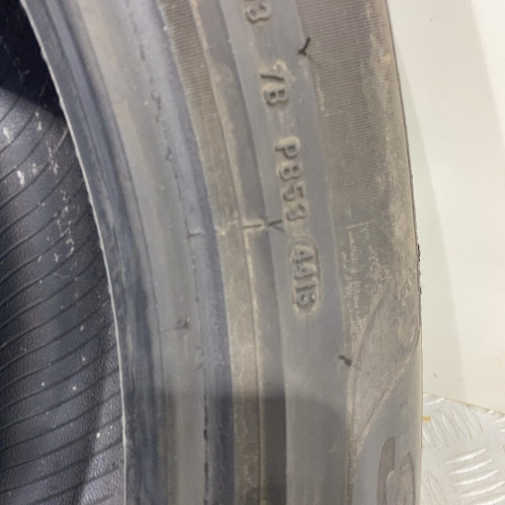 Gomma usata PIRELLI Scorpion Winter 275/45 R20 110V – foto 09 | Prima Gomme PIRELLI Scorpion Winter 275/45 R20 110V, dettaglio fotografico 9