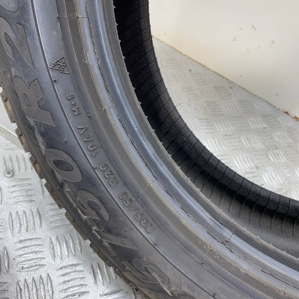 Gomma usata PIRELLI Scorpion Winter TM 235/50 R20 104V – foto 09 | Prima Gomme PIRELLI Scorpion Winter TM 235/50 R20 104V, dettaglio fotografico 9