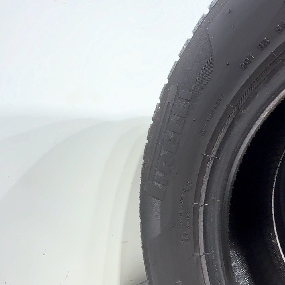 Gomme usate PIRELLI Sottozero 3 215/60 R16 99H – foto 09 | Prima Gomme PIRELLI Sottozero 3 215/60 R16 99H, dettaglio fotografico 9