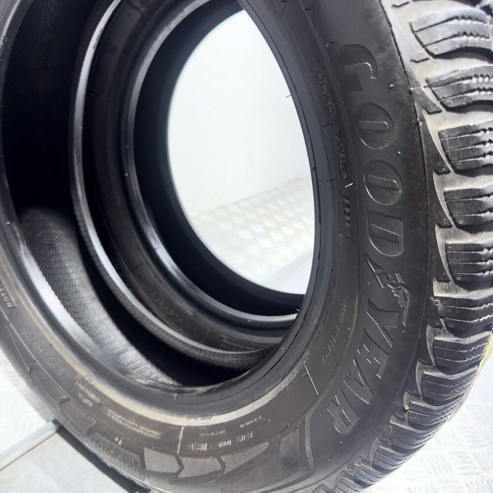 Gomme usate GOOD YEAR Ultragrip 9+ 185/65 R15 92T – foto 09 | Prima Gomme GOOD YEAR Ultragrip 9+ 185/65 R15 92T, dettaglio fotografico 9