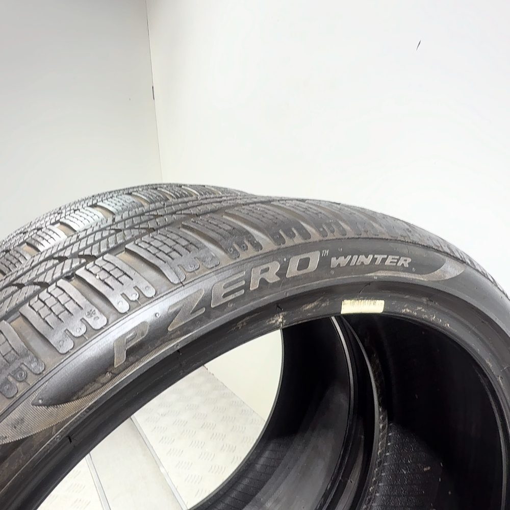 Gomme usate PIRELLI P Zero Winter 245/35 R20 91V – foto 09 | Prima Gomme PIRELLI P Zero Winter 245/35 R20 91V, dettaglio fotografico 9
