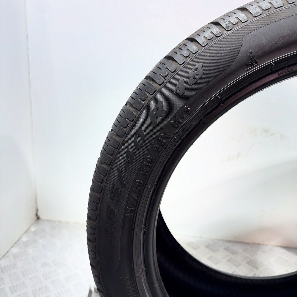 Gomme Usate 255 40 R18 99V XLPirelli Sottozero Winter 240 Serie II Invernali | Gomme Usate | PrimaGomme.it PIRELLI Sottozero Winter 240 Serie II 255/40 R18 99V, dettaglio fotografico 9