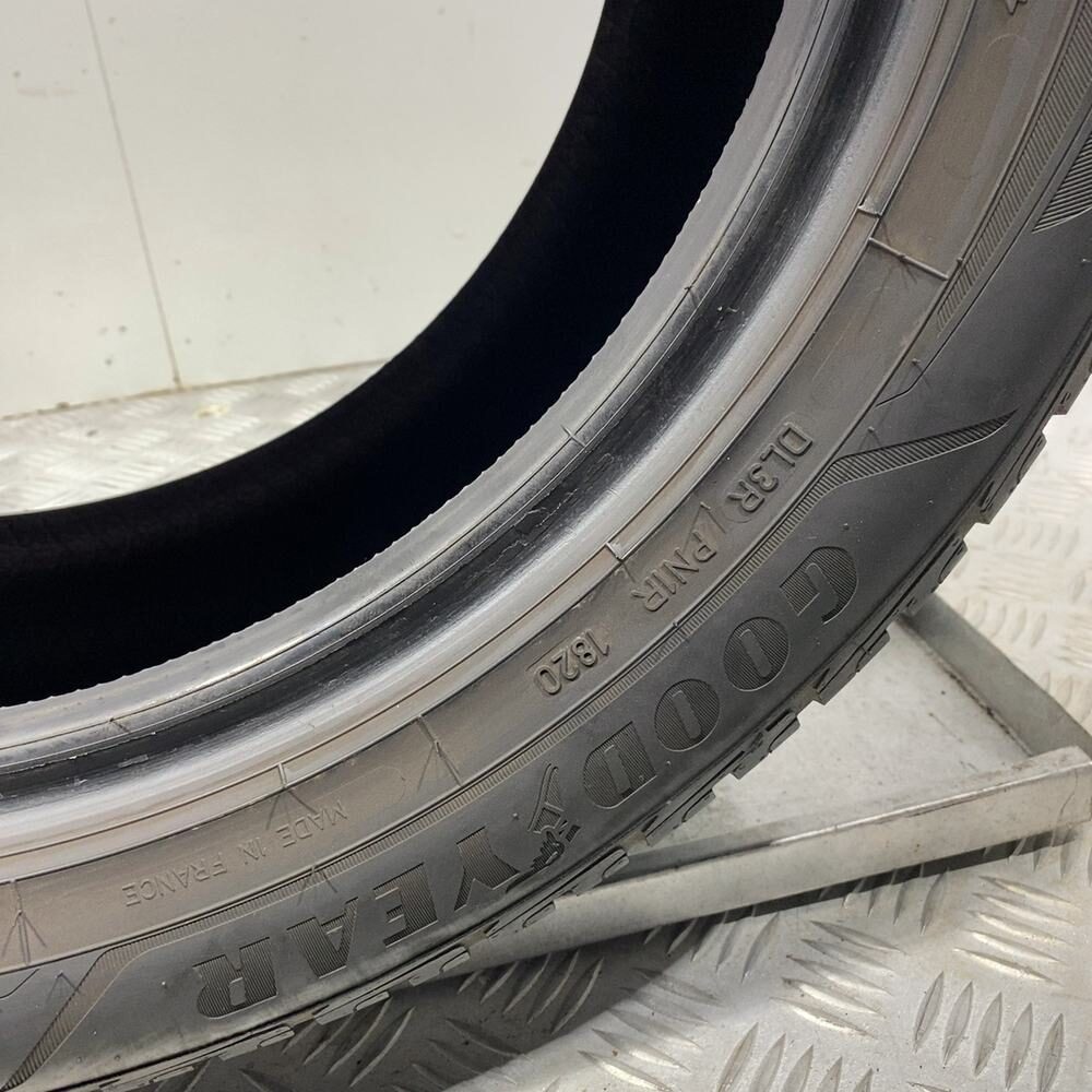 Gomme Usate 215 55 R17 98V XL Goodyear Ultragrip Performance+ 79% Invernali | Gomme Usate | PrimaGomme.it GOODYEAR Ultragrip Performance+ 215/55 R17 98V, dettaglio fotografico 9