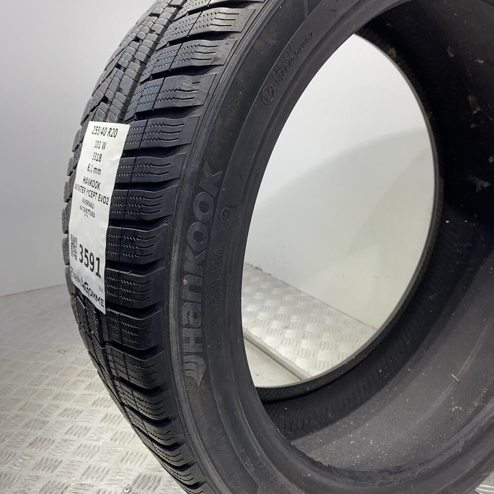 Gomma usata HANKOOK Winter I*Cept Evo2 255/40 R20 101W: fino a 270 km/h – foto 10 | Prima Gomme HANKOOK Winter I*Cept Evo2 255/40 R20 101W: fino a 270 km/h, dettaglio fotografico 10