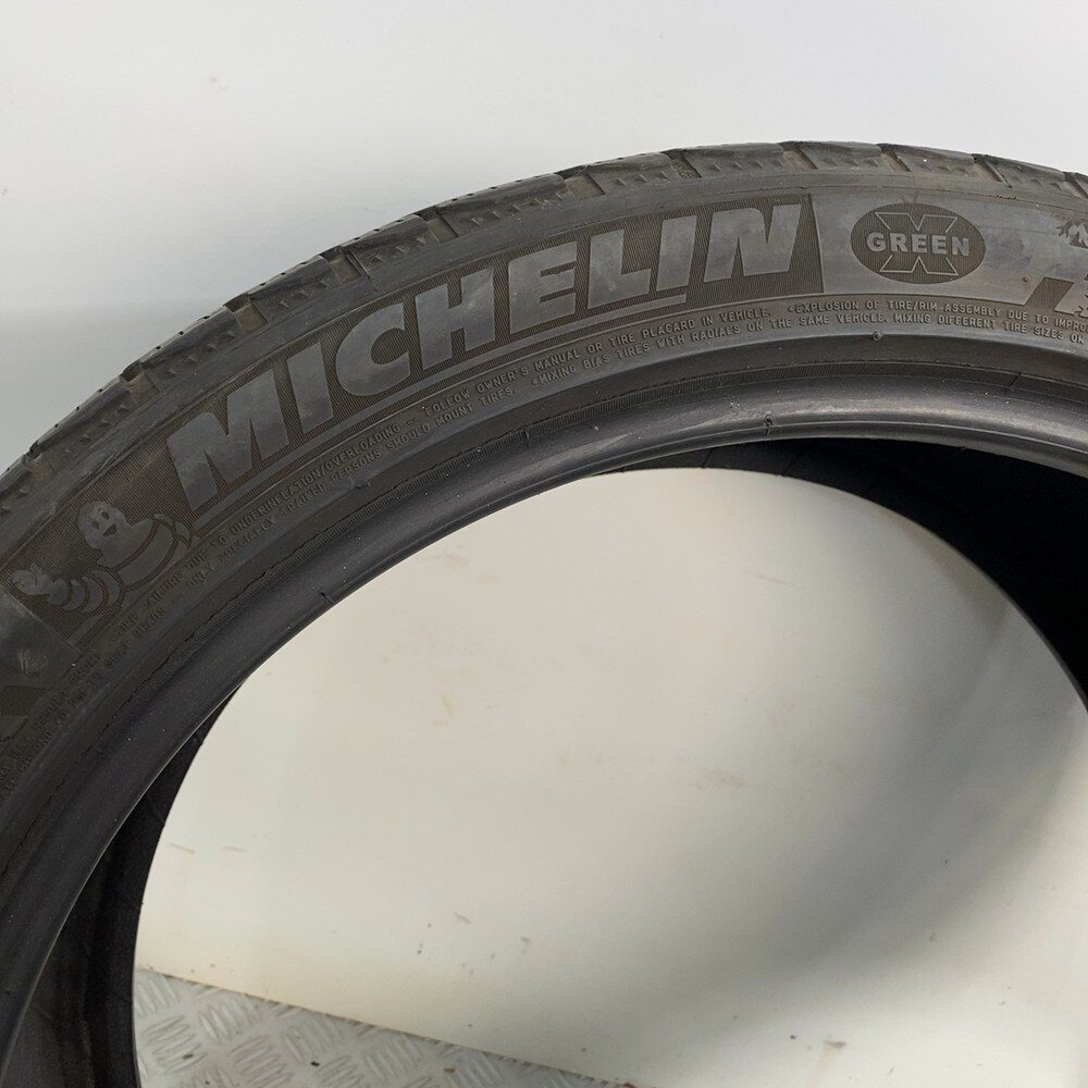Gomma usata MICHELIN PILOT ALPIN PA4 255/40 R20 101W: fino a 270 km/h – foto 10 | Prima Gomme MICHELIN PILOT ALPIN PA4 255/40 R20 101W: fino a 270 km/h, dettaglio fotografico 10