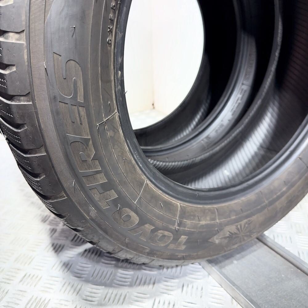 Gomme Usate 225 65 R17 106H XL Toyo Tires Observe S944 Invernali | Gomme Usate | PrimaGomme.it TOYO TIRES Observe S944 225/65 R17 106H, dettaglio fotografico 11