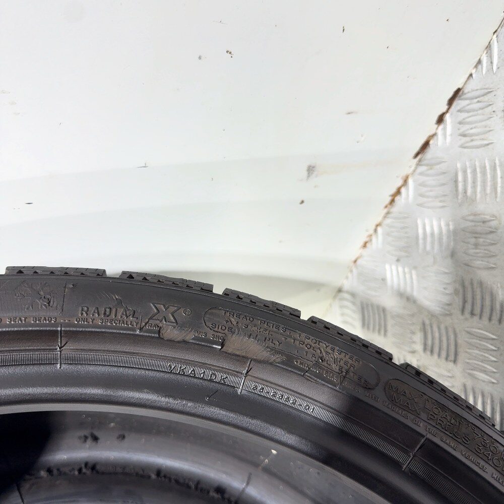 Gomme usate MICHELIN PILOT ALPIN PA4 275/30 R20 97V – foto 13 | Prima Gomme MICHELIN PILOT ALPIN PA4 275/30 R20 97V, dettaglio fotografico 13