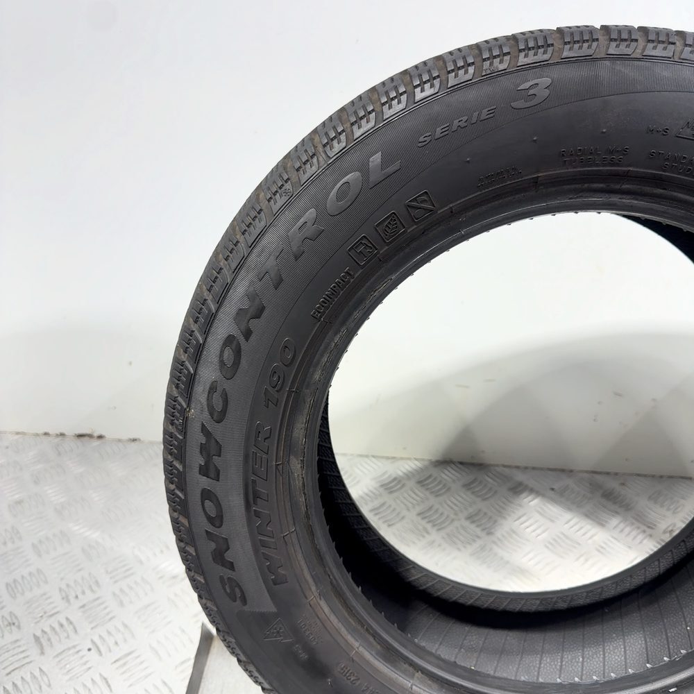 Gomme usate PIRELLI Snowcontrol Winter 190 Serie 3 175/65 R14 82T – foto 15 | Prima Gomme PIRELLI Snowcontrol Winter 190 Serie 3 175/65 R14 82T, dettaglio fotografico 15