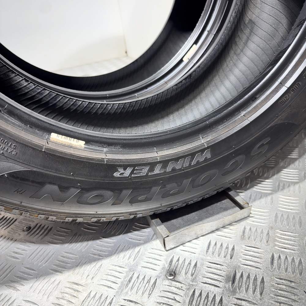 Gomme usate PIRELLI Scorpion Winter 255/55 R20 110V – foto 15 | Prima Gomme PIRELLI Scorpion Winter 255/55 R20 110V, dettaglio fotografico 15