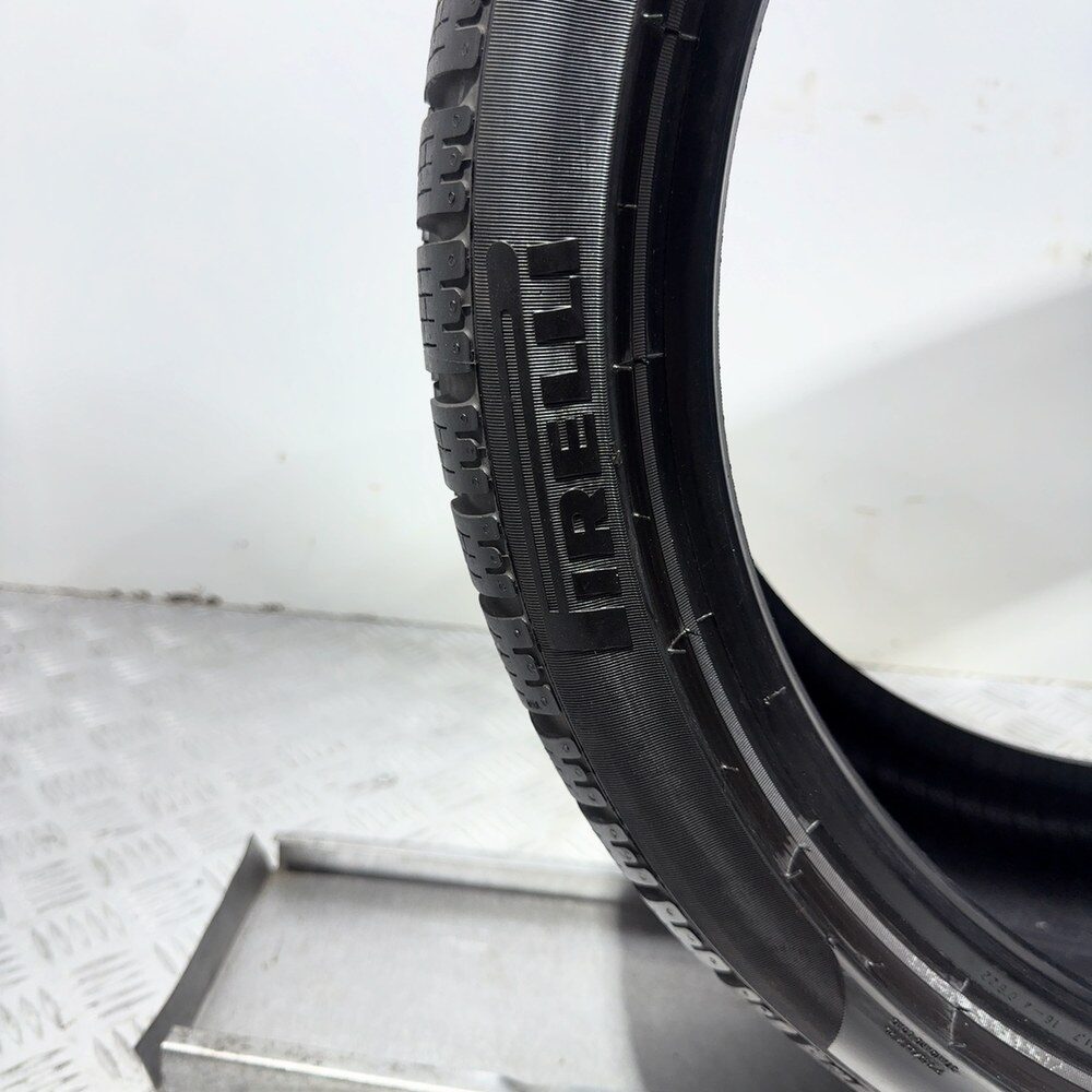 Gomme usate PIRELLI Sottozero 245/35 R20 91V – foto 15 | Prima Gomme PIRELLI Sottozero 245/35 R20 91V, dettaglio fotografico 15