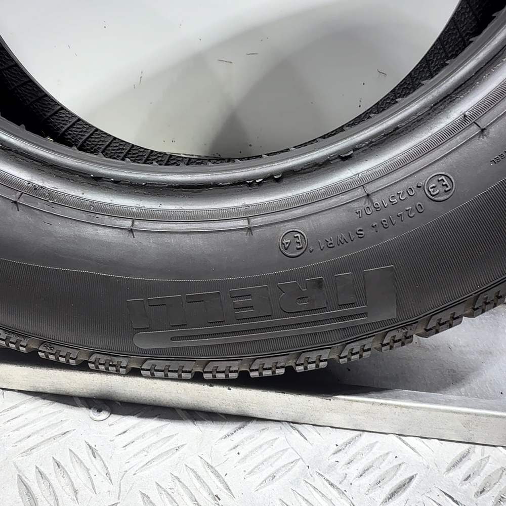 Gomme usate PIRELLI Snowcontrol Winter 190 Serie 3 175/65 R14 82T – foto 17 | Prima Gomme PIRELLI Snowcontrol Winter 190 Serie 3 175/65 R14 82T, dettaglio fotografico 17