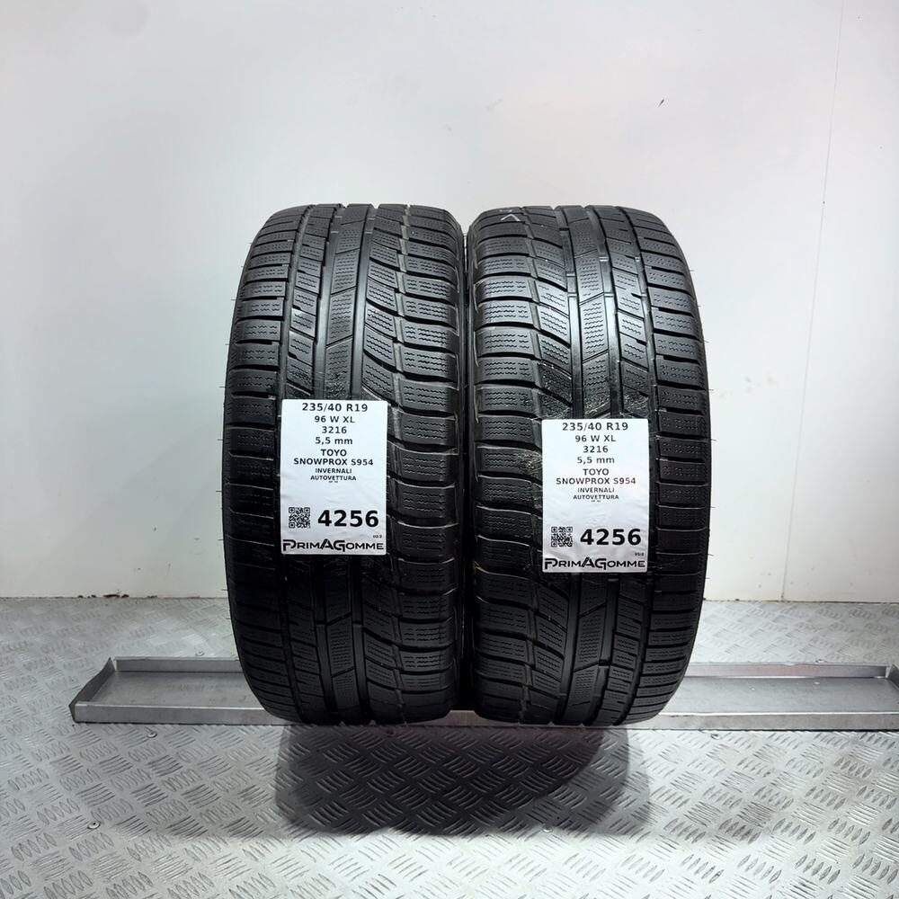 Gomme Usate 235 40 R19 96W XL Toyo Snowprox S954 79% Invernali | Gomme Usate | PrimaGomme.it Gomme usate TOYO Snowprox S954 235/40 R19 96W: fino a 270 km/h