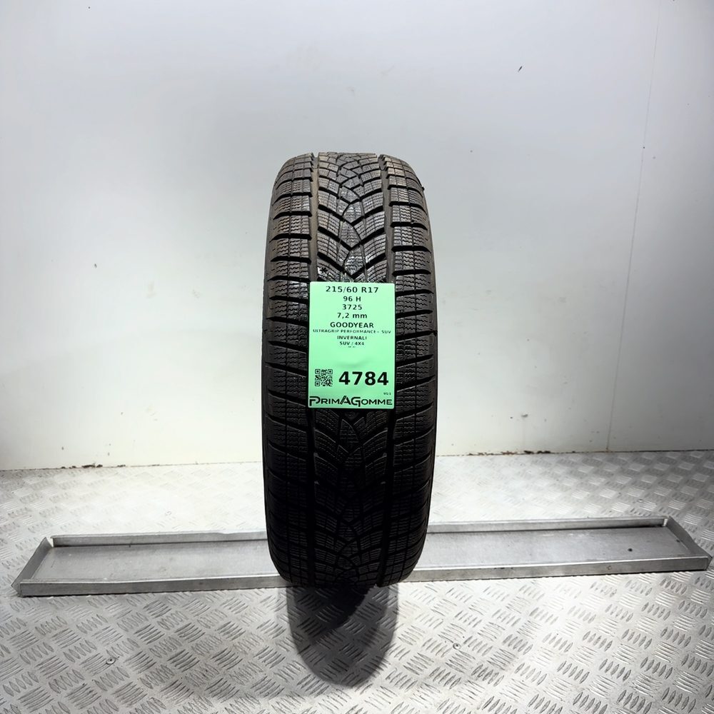 Gomma Usata 215 60 R17 96H Goodyear Ultragrip Performance+ SUV 98% Invernale