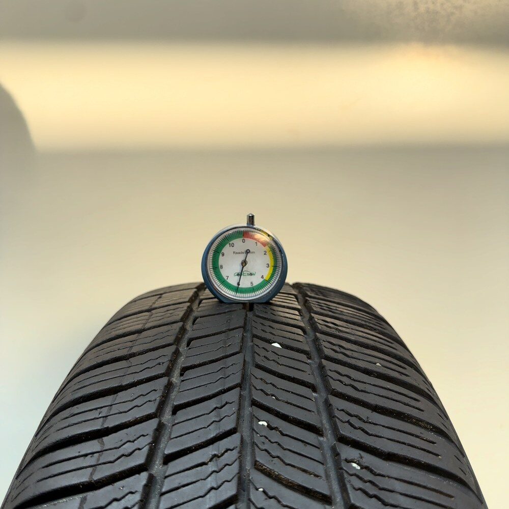 Gomma Usata 215 65 R16 98H Esa Tecar Supergrip Pro 2 86% Invernale | Gomme Usate | PrimaGomme.it ESA TECAR Supergrip Pro 2 215/65 R16 98H, dettaglio fotografico 2