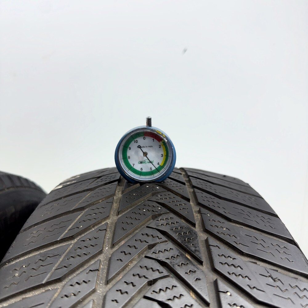 Gomme usate ESA+ TECAR Supergrip Pro 225/60 R17 99H – foto 02 | Prima Gomme ESA+ TECAR Supergrip Pro 225/60 R17 99H, dettaglio fotografico 2